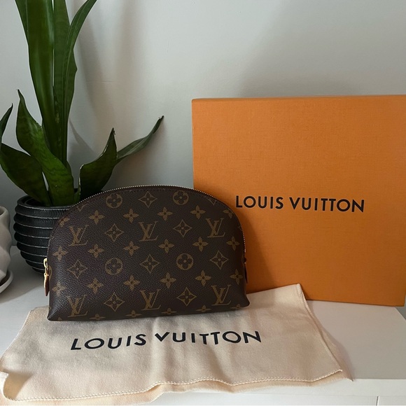 NWT Louis Vuitton M47353 Cosmetic Bag Brown Monogram - Picture 2 of 4